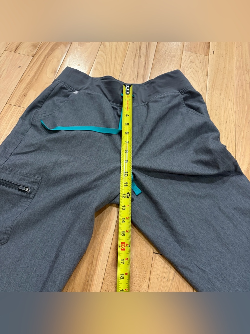 Figs Zamora High Rise Grey Jogger Scrubs Pants - Women’s Size Medium - Picture 7 of 8